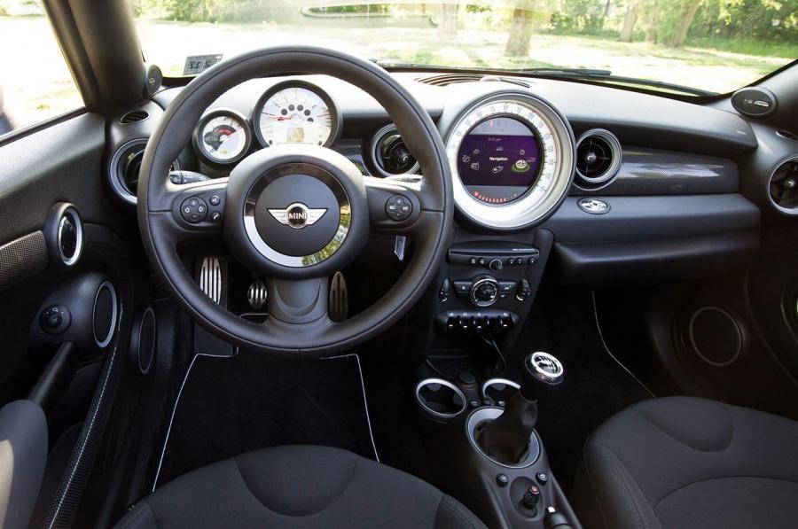  Mini Cooper S Cabrio 2012 года  (фото 6 из 51)